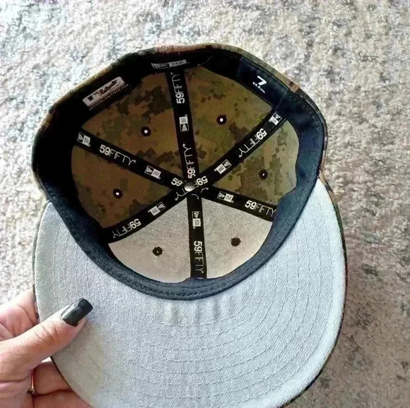 New Era Los Angeles Angels 59FIFTY Fitted Army Print Baseball Cap Size 7 - Picture 6 of 13